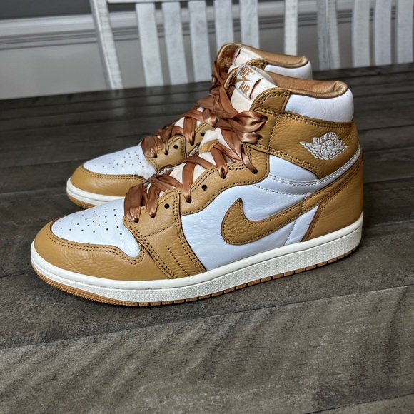 Nike Air Jordan 1 High Praline White Sail Sz 8.5 - Picture 2 of 5